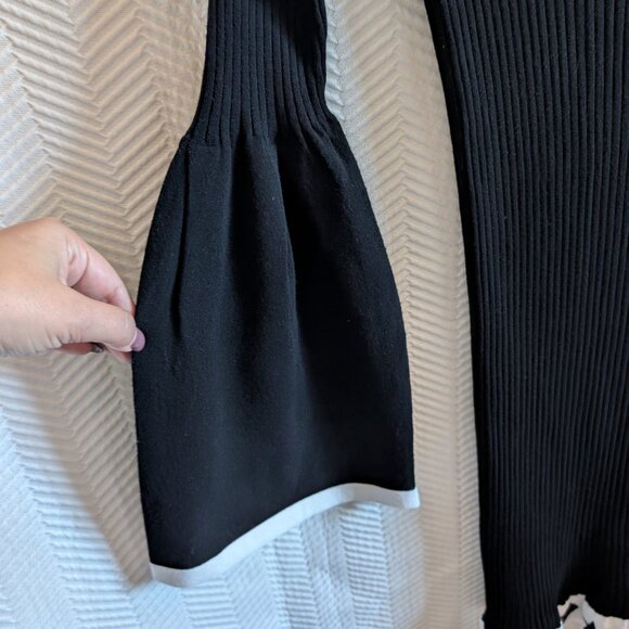 Denny Rose Black & White Ribbed Knit Dress Size L Bell Sleeves Ruffle Hem - Picture 2 of 7